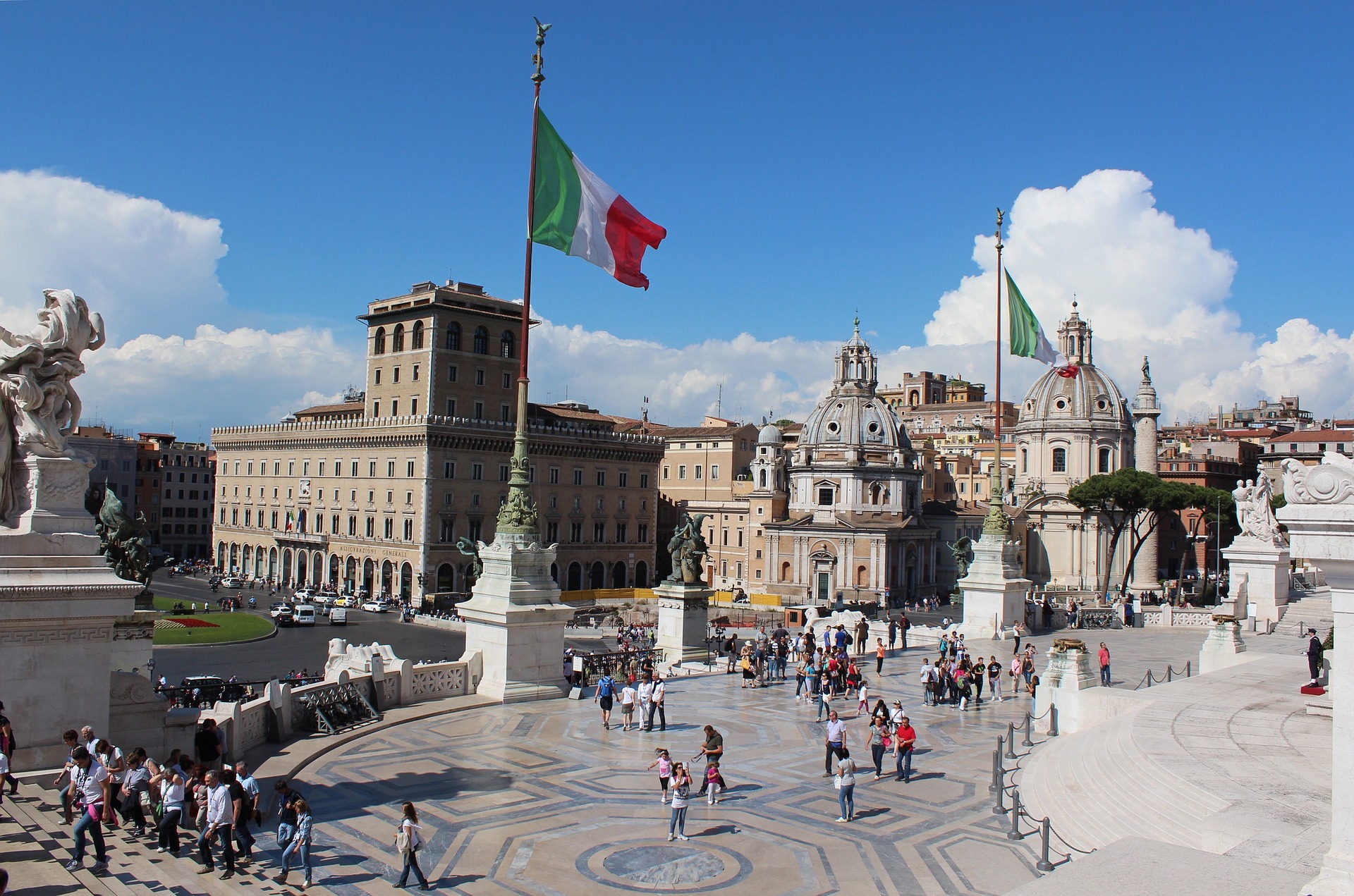 WHY TO STUDY IN ITALY?